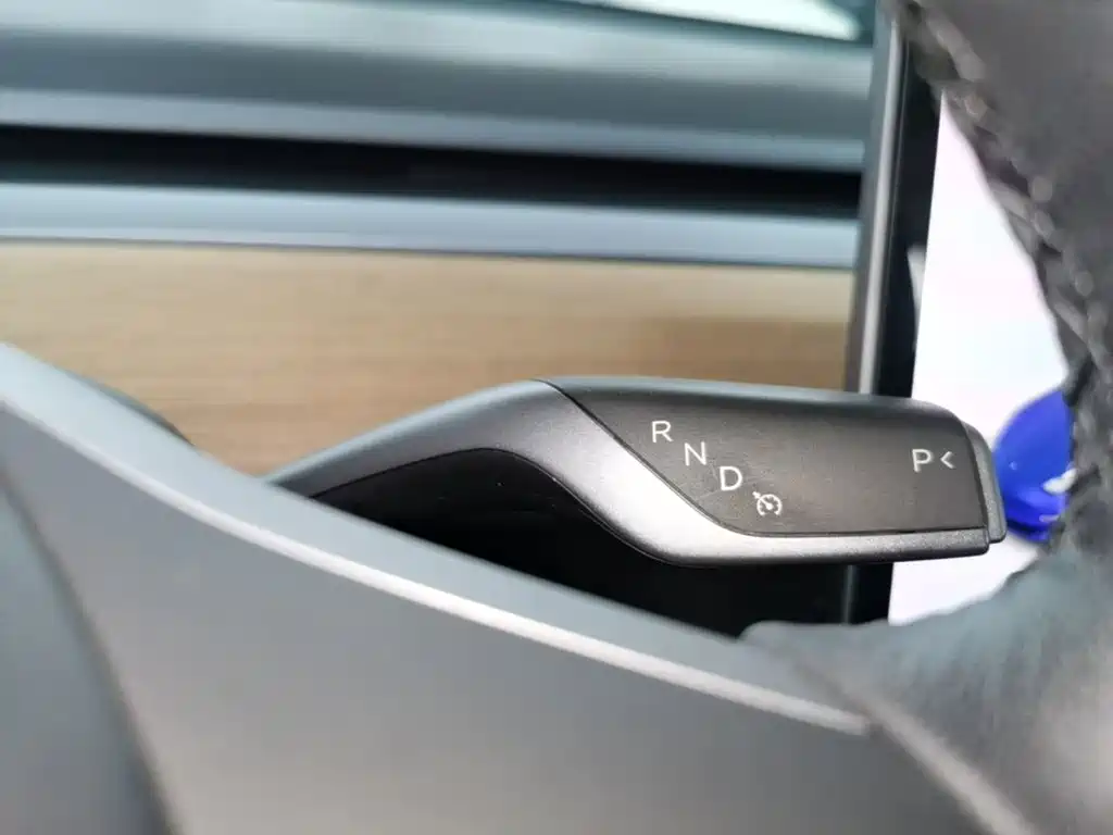 Tesla Model 3 — фото 14