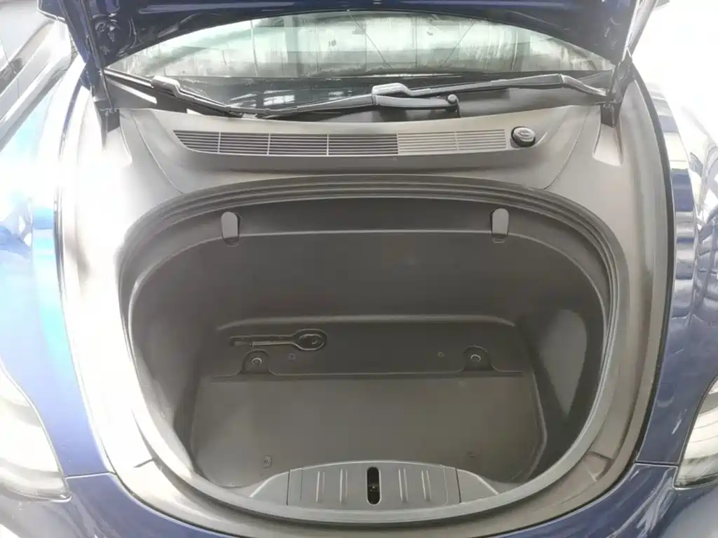 Tesla Model 3 — фото 20