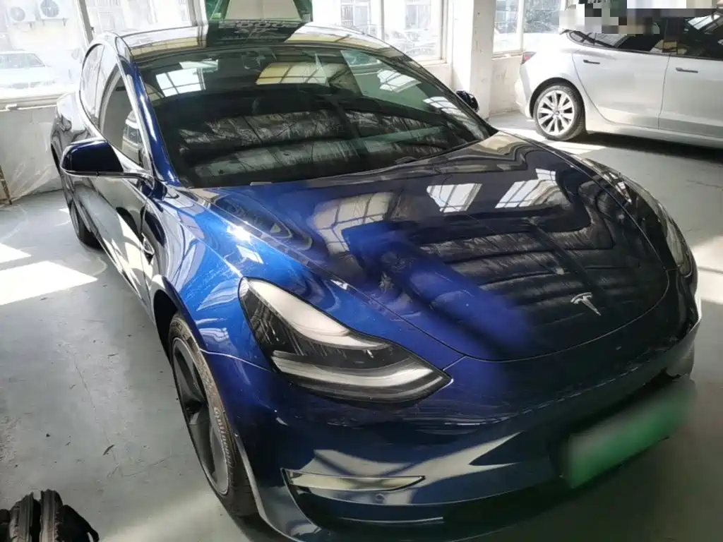 Tesla Model 3 — фото 4