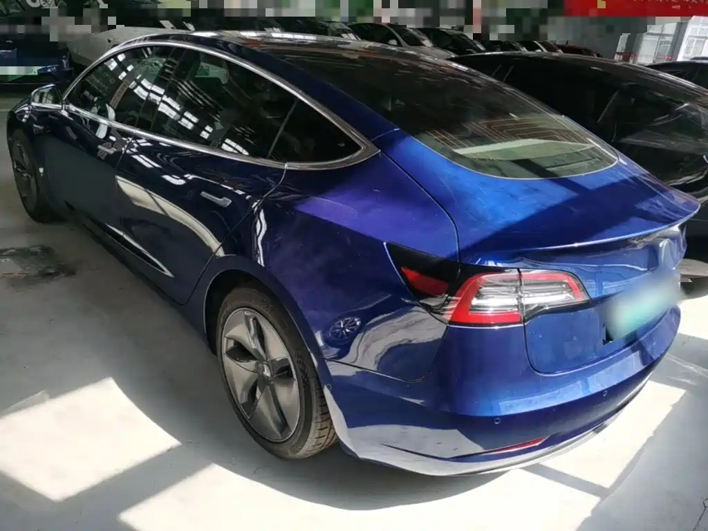 Tesla Model 3 — фото 6
