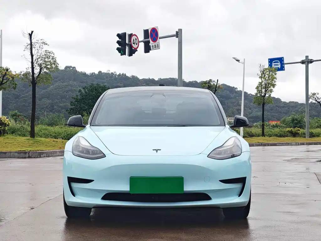 Tesla Model 3 — фото 5