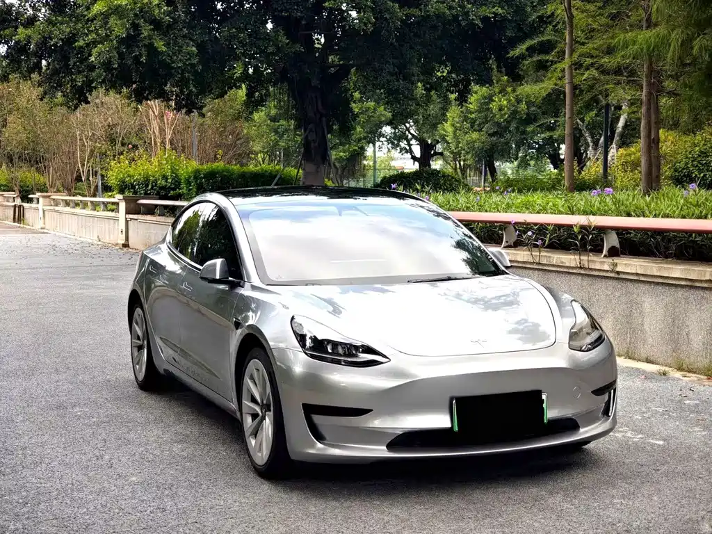Tesla Model 3 — фото 3
