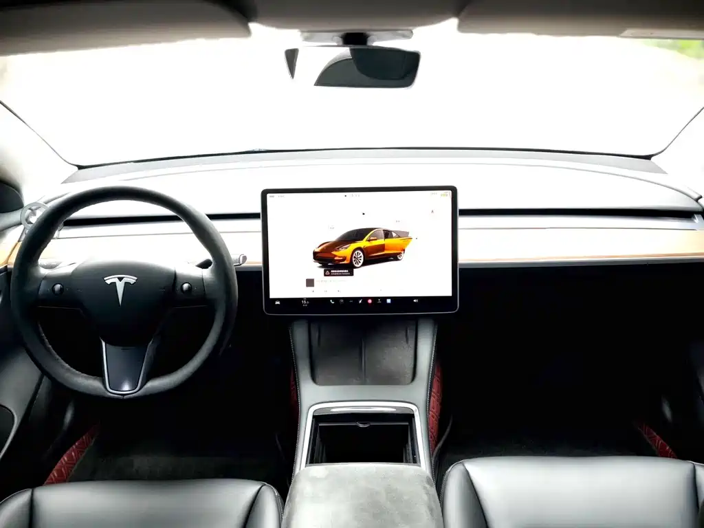 Tesla Model 3 — фото 4