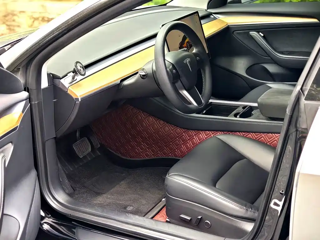 Tesla Model 3 — фото 6