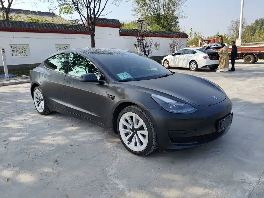 Tesla Model 3 — фото 3