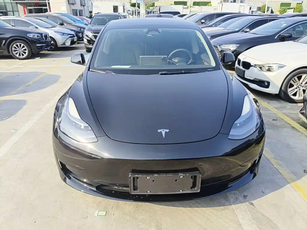 Tesla Model 3 — фото 3