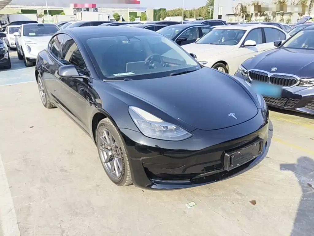 Tesla Model 3 — фото 4
