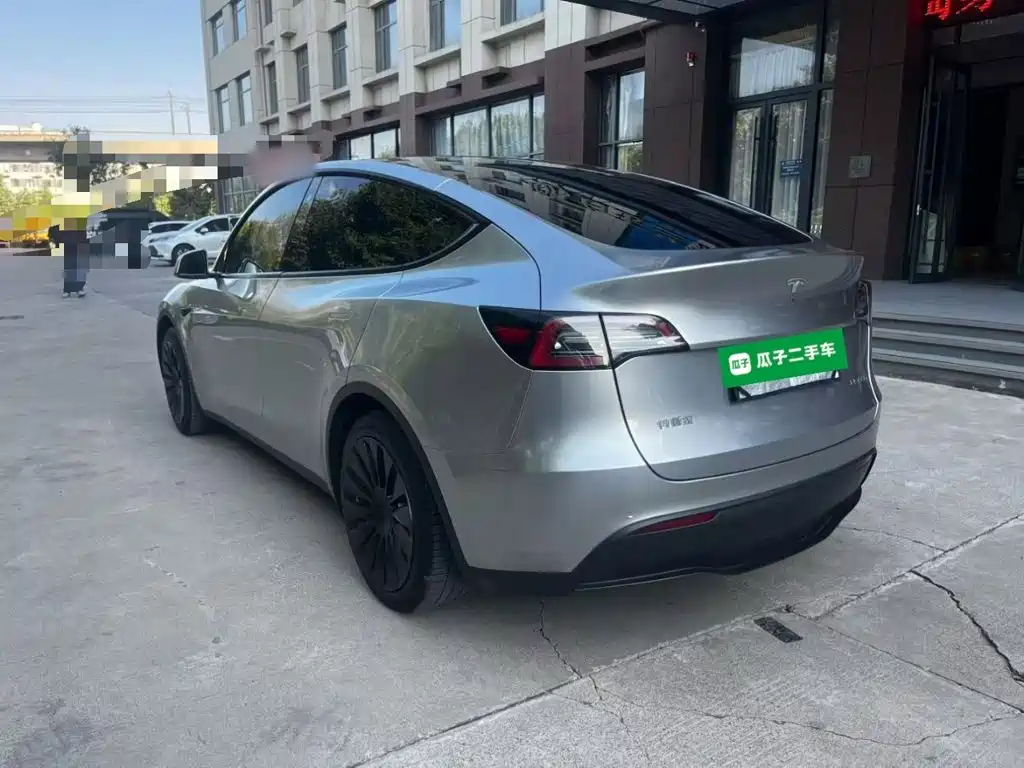 Tesla Model Y — фото 5