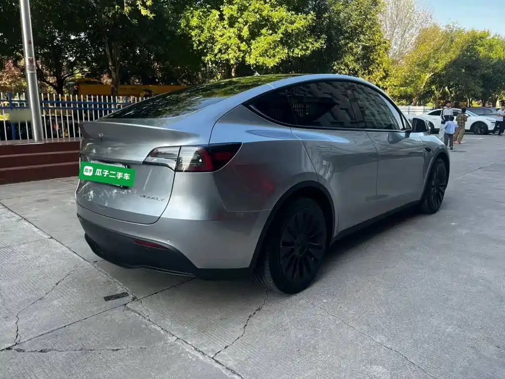 Tesla Model Y — фото 7