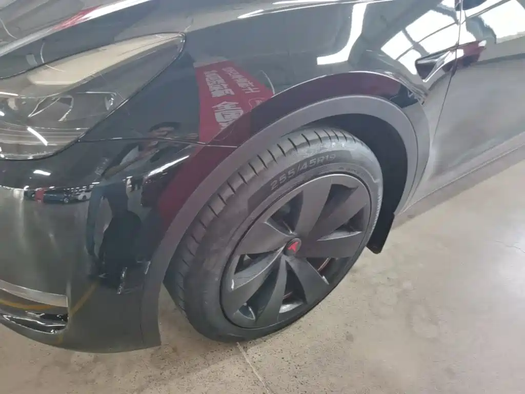 Tesla Model Y — фото 23