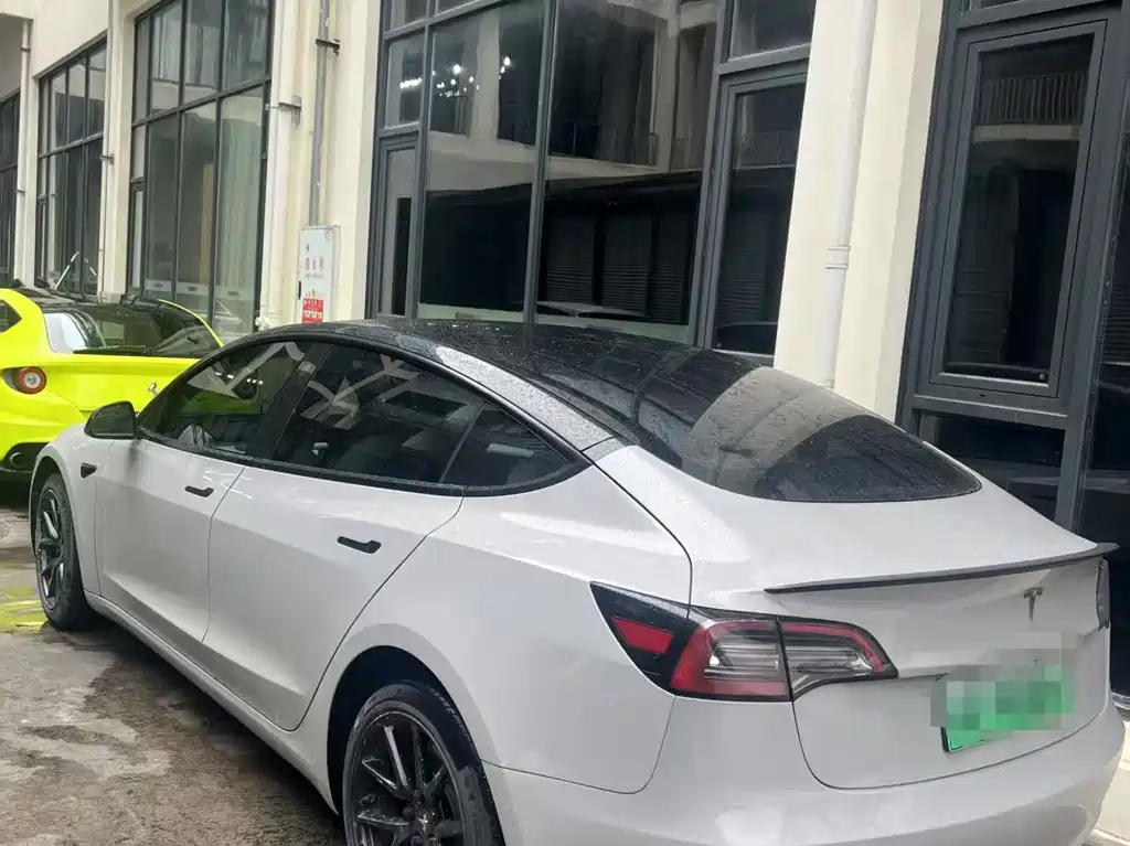 Tesla Model 3 — фото 13