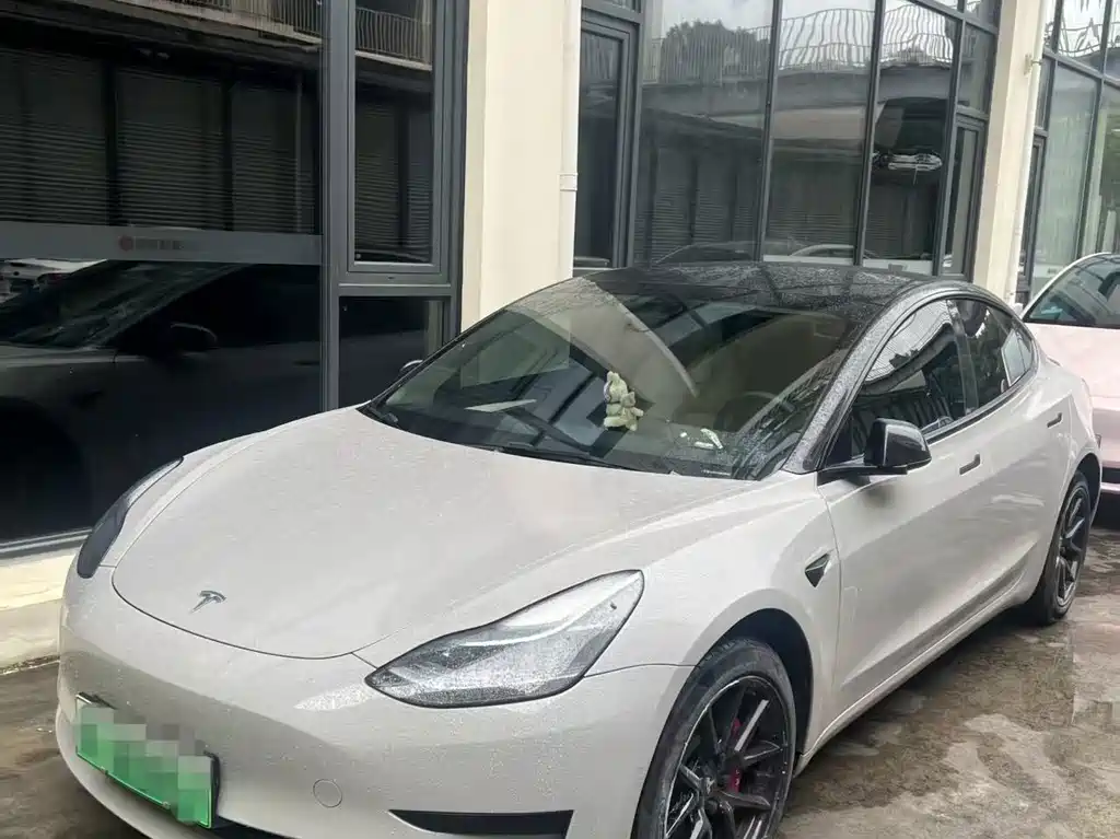 Tesla Model 3 — фото 14