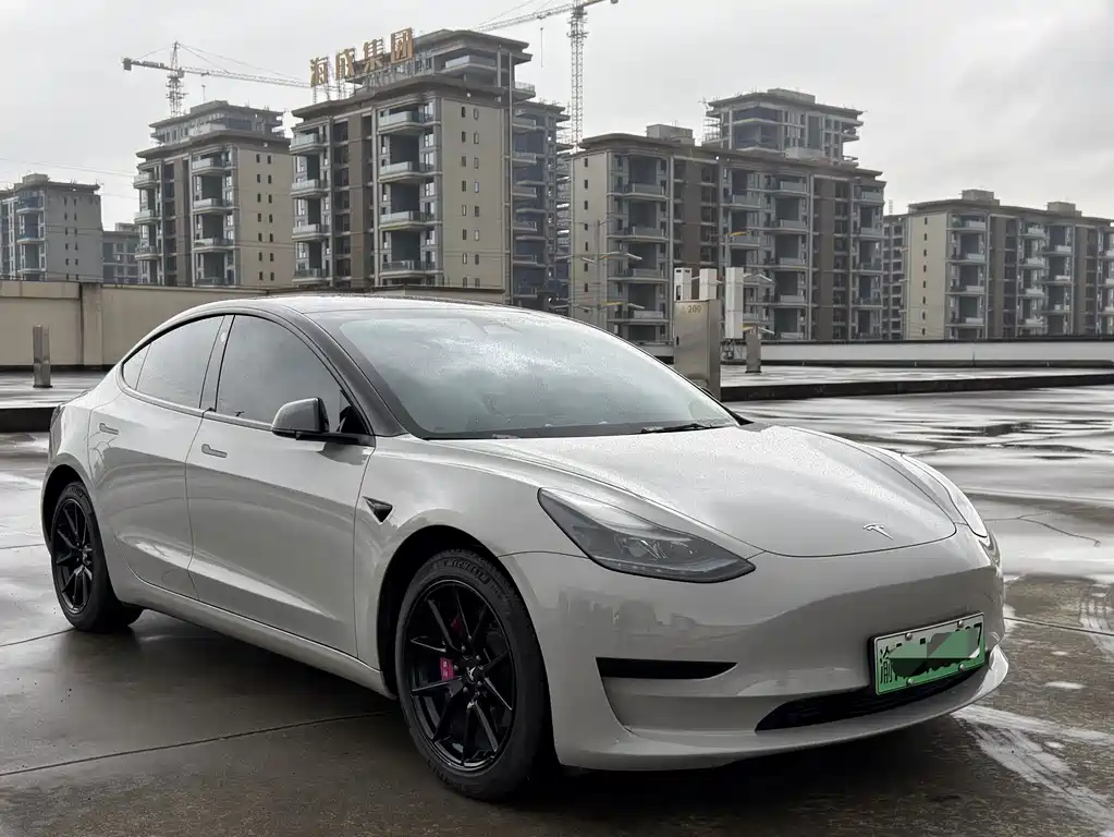 Tesla Model 3 — фото 3