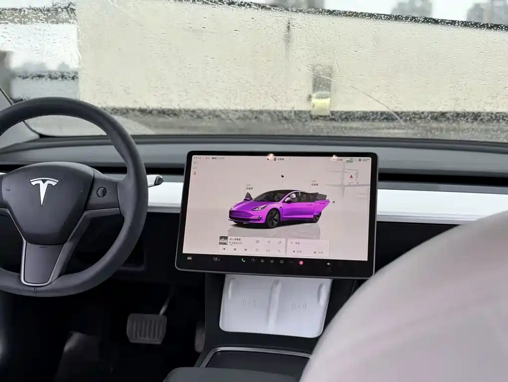 Tesla Model 3 — фото 9