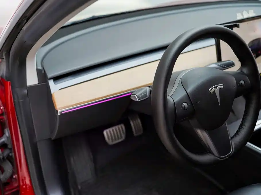 Tesla Model 3 — фото 6
