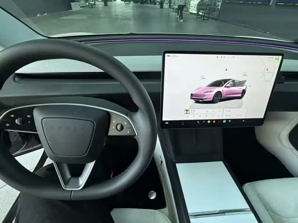Tesla Model 3 — фото 10