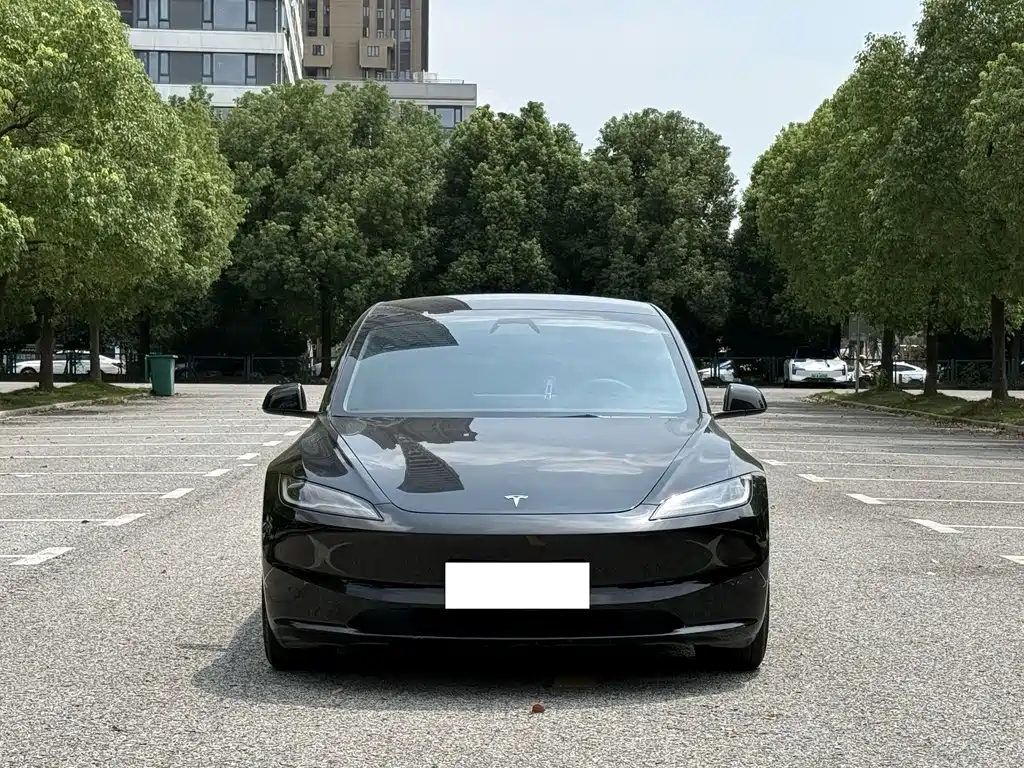 Tesla Model 3 — фото 2