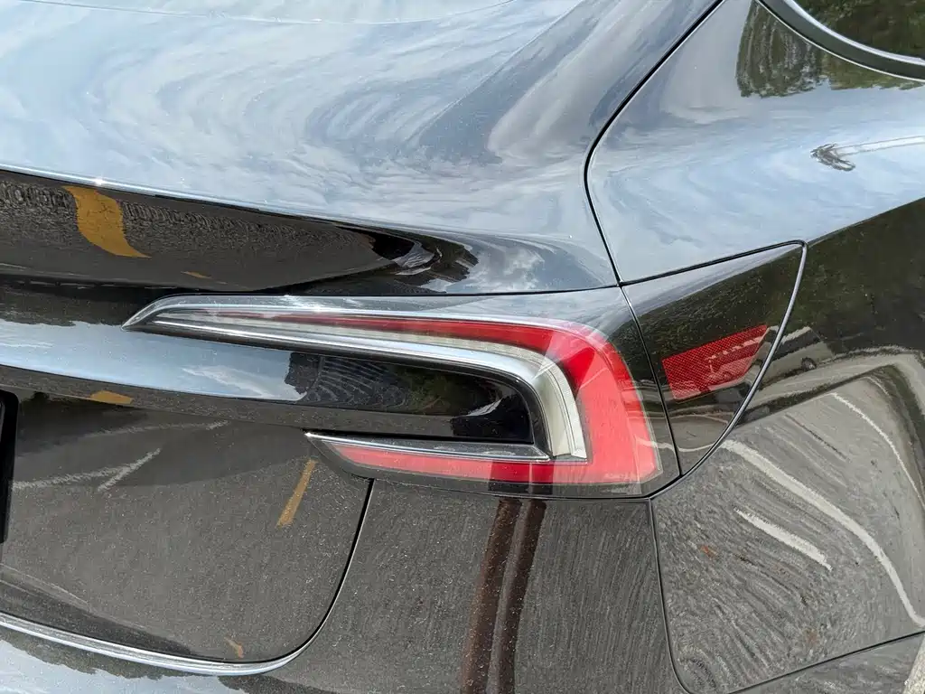 Tesla Model 3 — фото 11