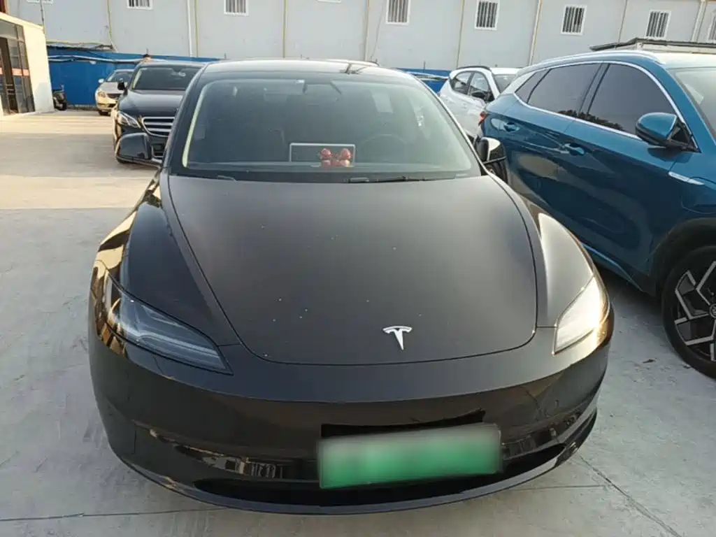 Tesla Model 3 — фото 3