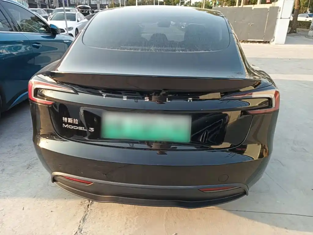 Tesla Model 3 — фото 6