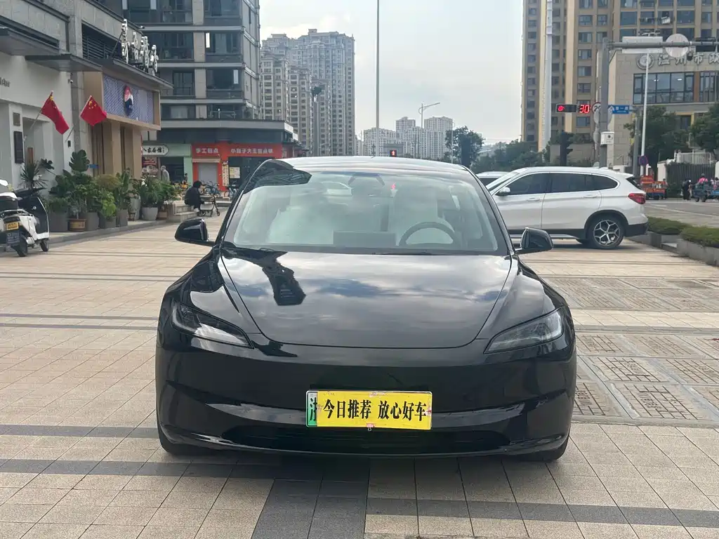 Tesla Model 3 — фото 2