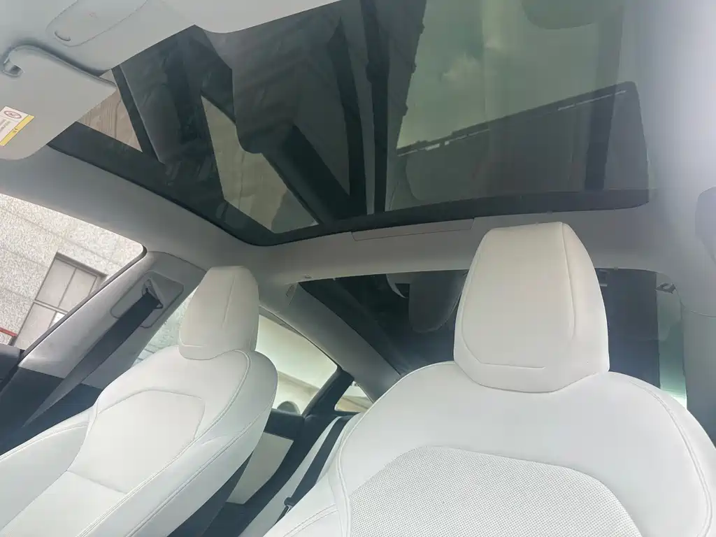 Tesla Model 3 — фото 18
