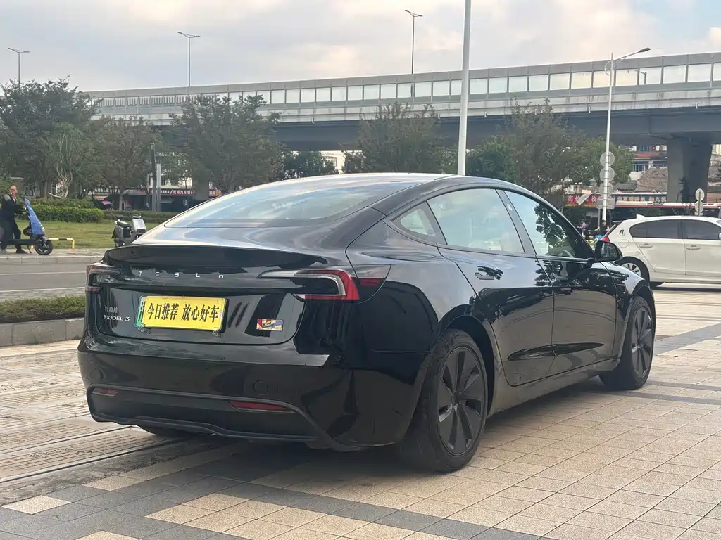 Tesla Model 3 — фото 6