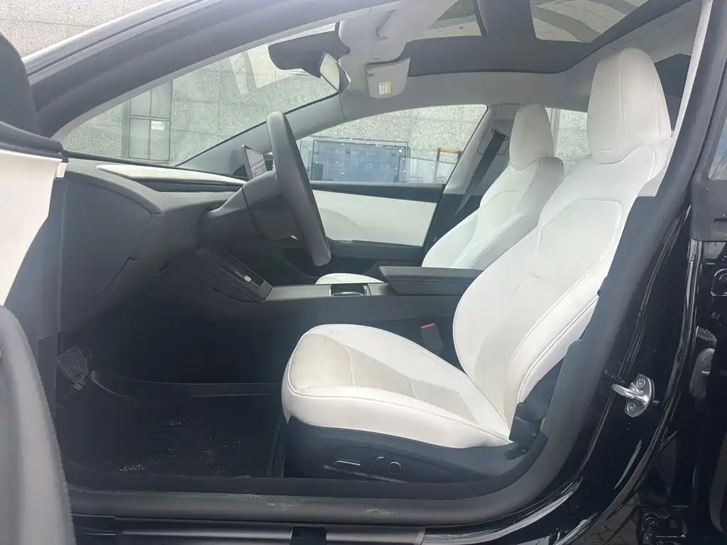 Tesla Model 3 — фото 9
