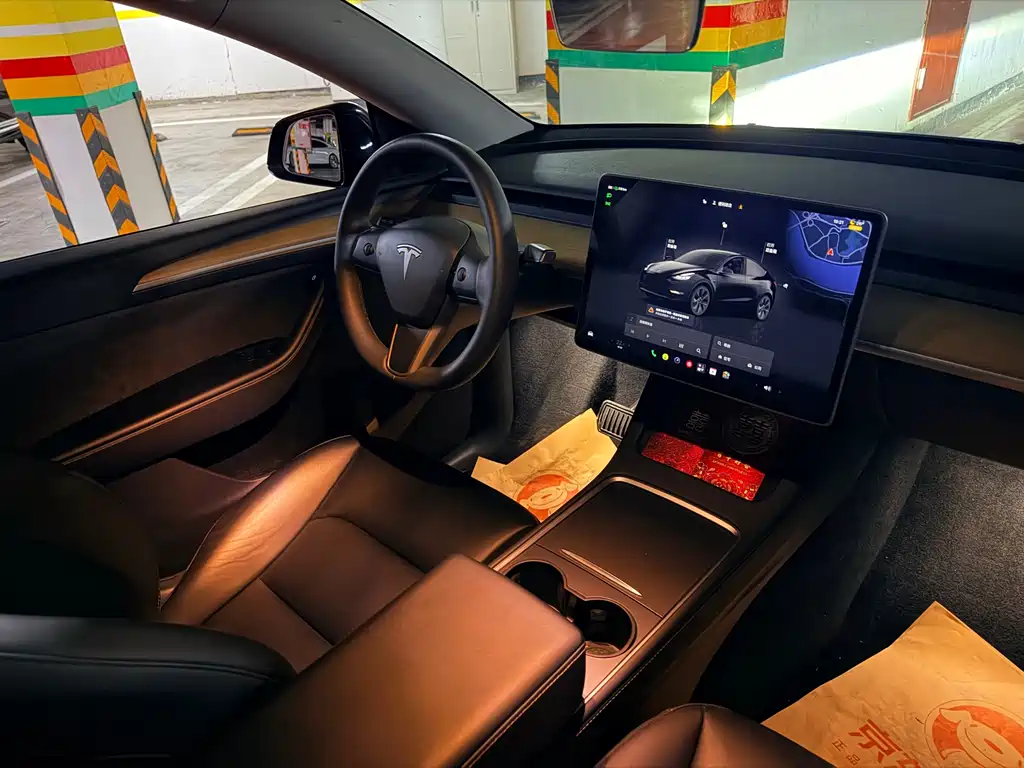 Tesla Model Y — фото 5