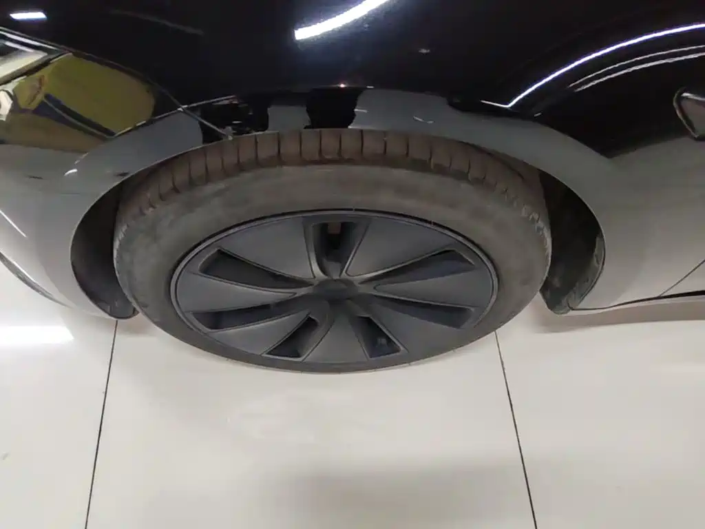 Tesla Model 3 — фото 23