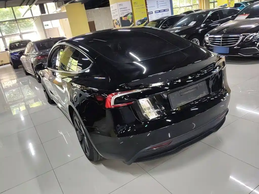 Tesla Model 3 — фото 5