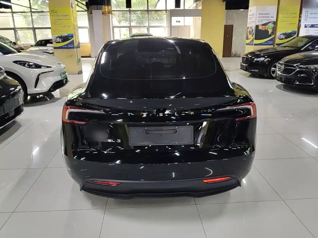 Tesla Model 3 — фото 6