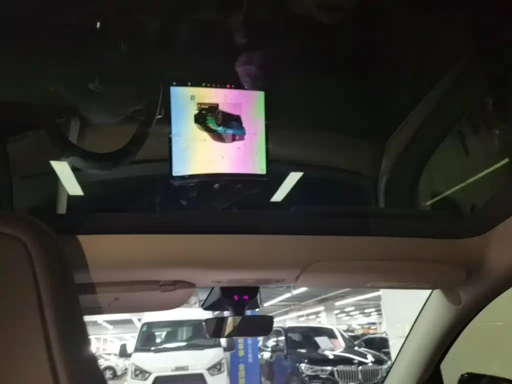 Tesla Model Y — фото 18