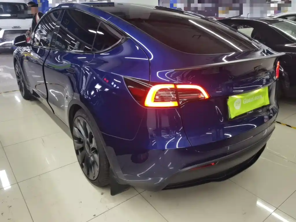 Tesla Model Y — фото 5