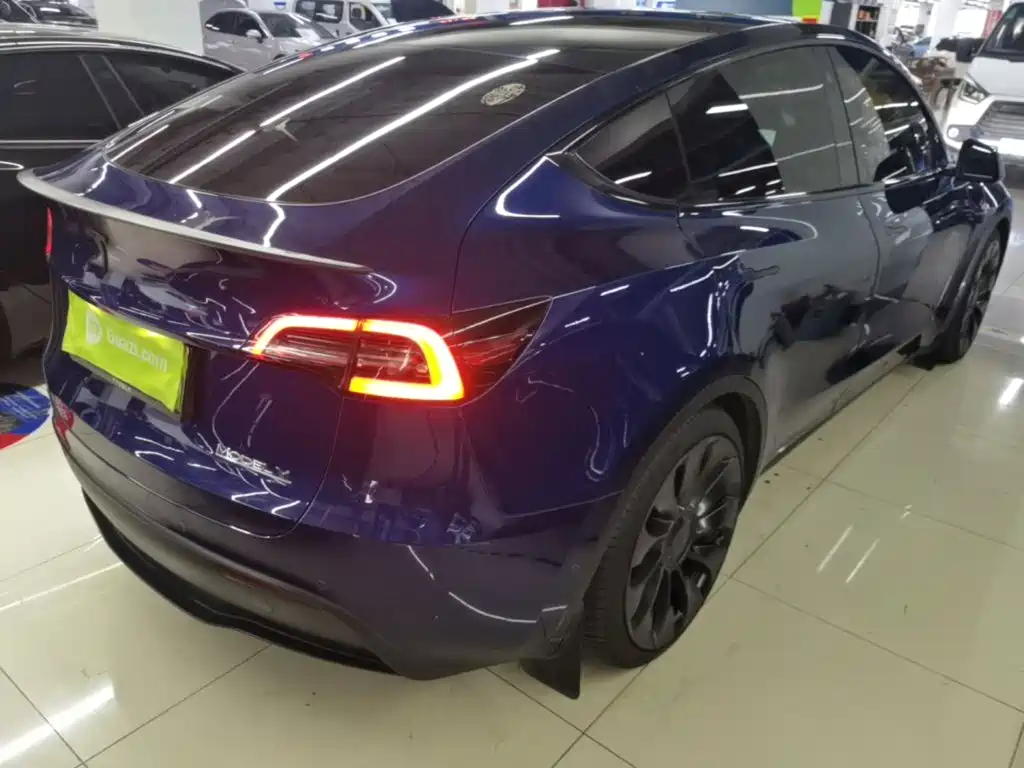 Tesla Model Y — фото 7