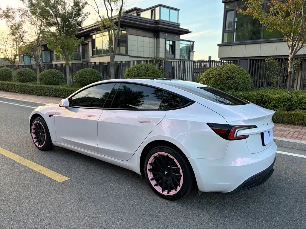 Tesla Model 3 — фото 5