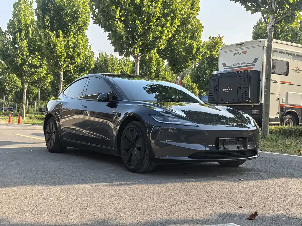Tesla Model 3 — фото 3