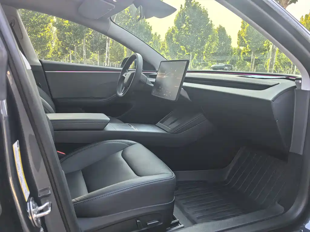 Tesla Model 3 — фото 4
