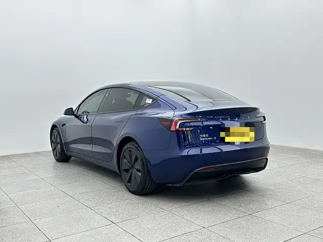 Tesla Model 3 — фото 4