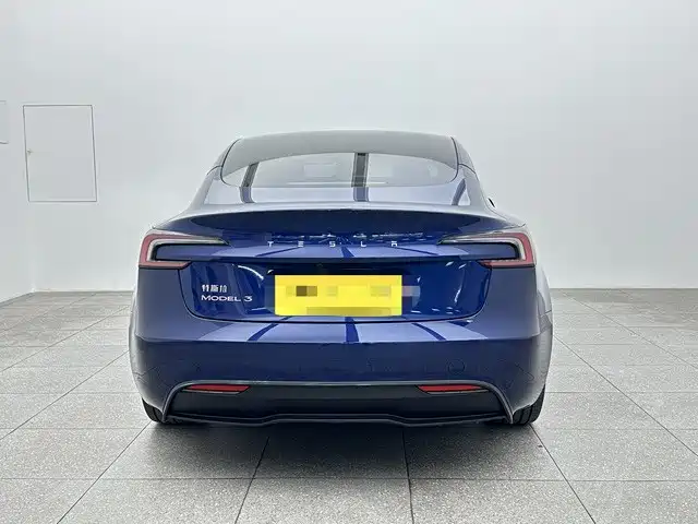 Tesla Model 3 — фото 5
