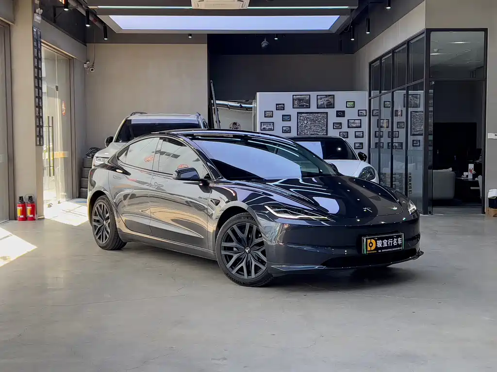 Tesla Model 3 — фото 3