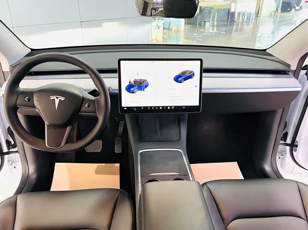 Tesla Model Y — фото 8