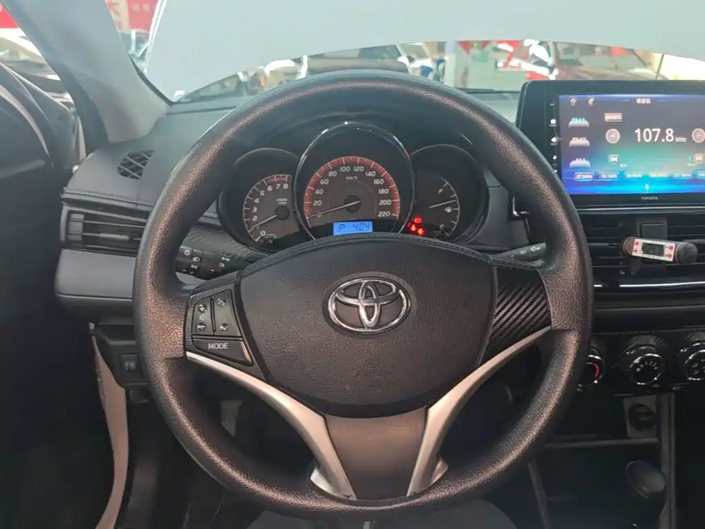 Toyota Vios — фото 11