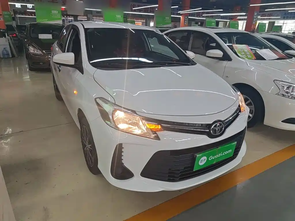 Toyota Vios — фото 4