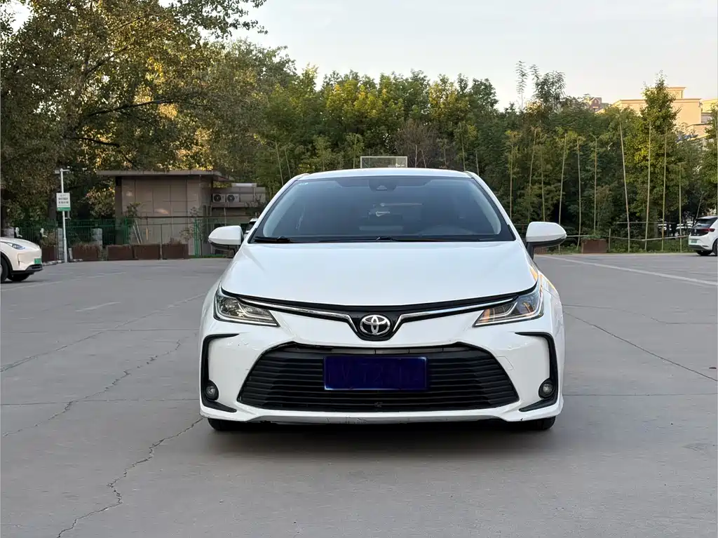 Toyota Corolla — фото 2