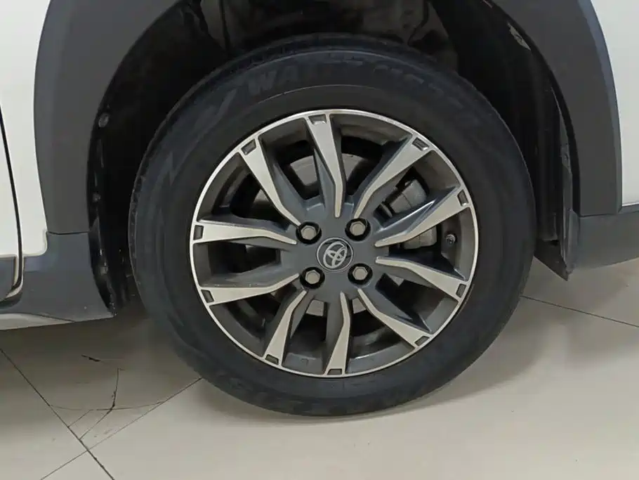 Toyota Yaris L — фото 6