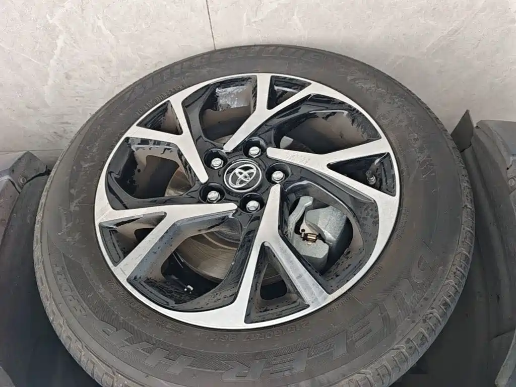 Toyota C-HR — фото 23