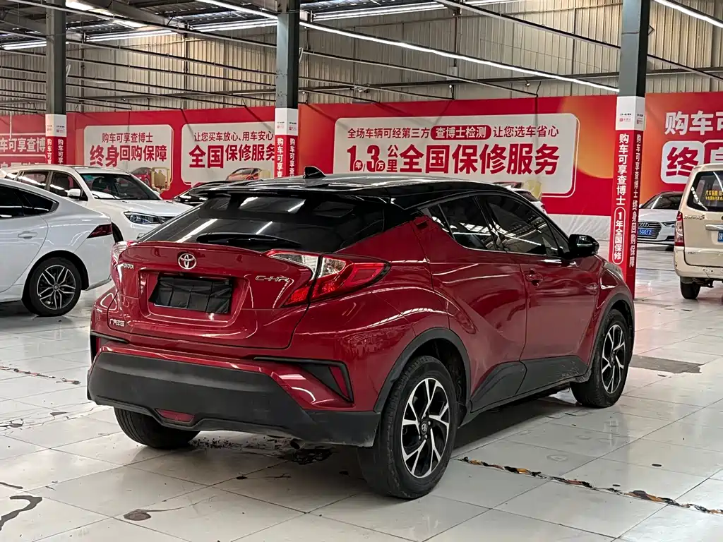 Toyota C-HR — фото 11