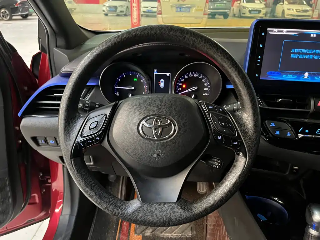 Toyota C-HR — фото 4