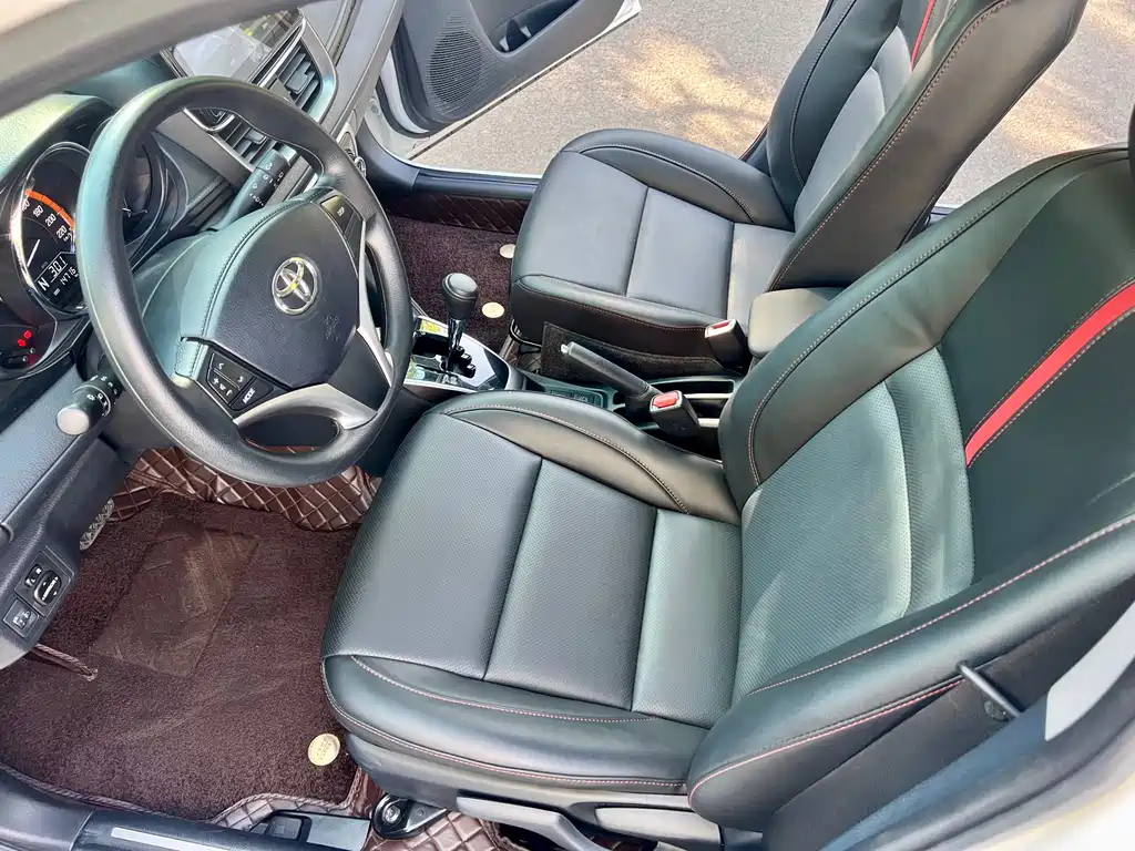 Toyota Yaris L — фото 9